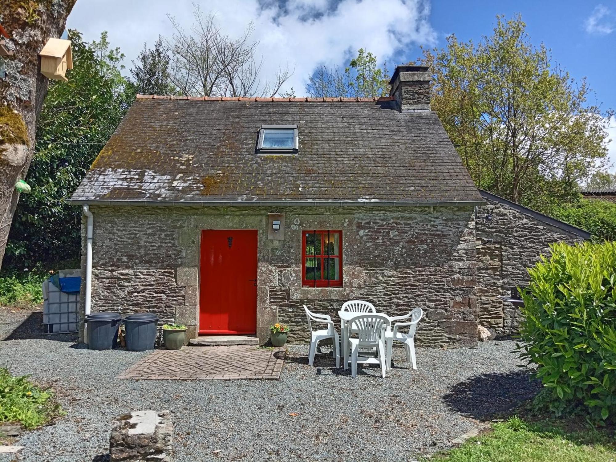Character Breton Cottage Carhaix-Plouguer Exteriör bild